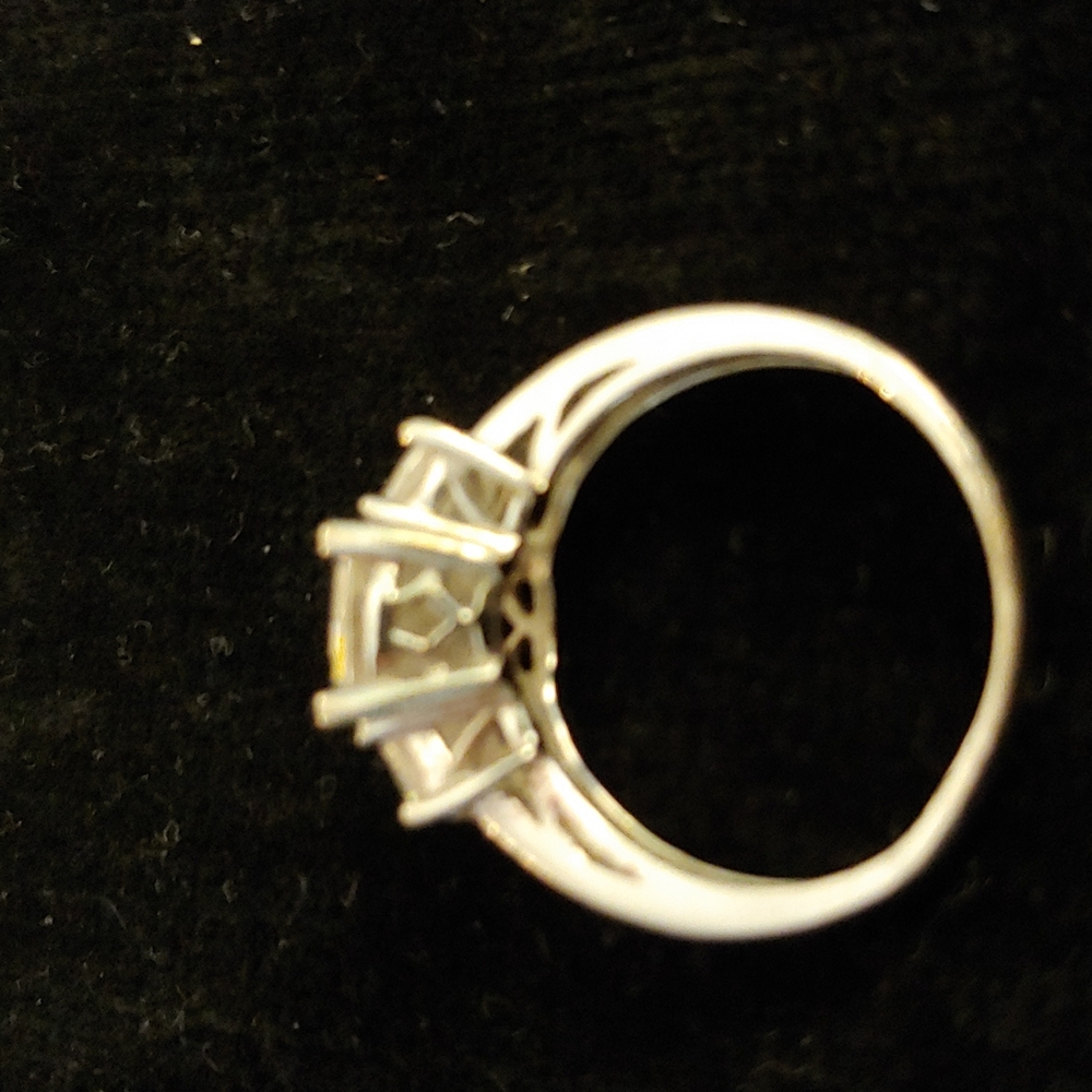 Ring - Picture 3 of 5